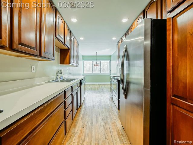 4411 Laurel Club Circle, West Bloomfield, MI 48323