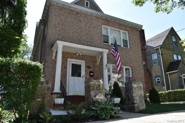 22 Hillcrest Road, Bronxville, NY 10708