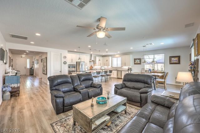 720 CADENCE VIEW Way, Henderson, NV 89011