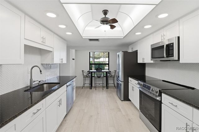 11328 W Bayshore Drive, Crystal River, FL 34429