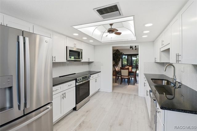 11328 W Bayshore Drive, Crystal River, FL 34429