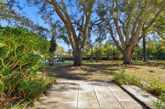 11328 W Bayshore Drive, Crystal River, FL 34429