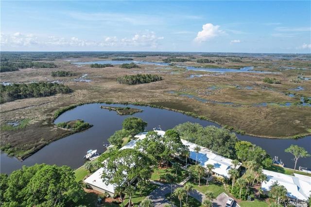 11328 W Bayshore Drive, Crystal River, FL 34429