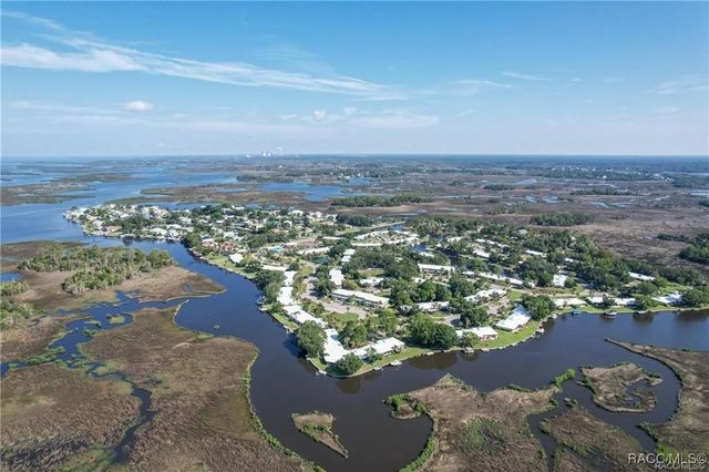 11328 W Bayshore Drive, Crystal River, FL 34429