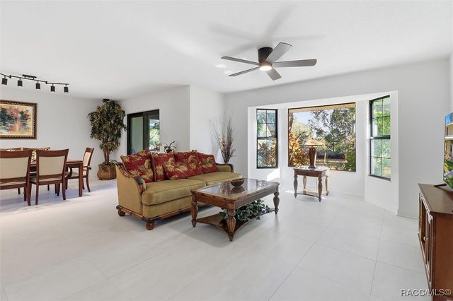 11328 W Bayshore Drive, Crystal River, FL 34429