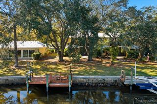 11328 W Bayshore Drive, Crystal River, FL 34429