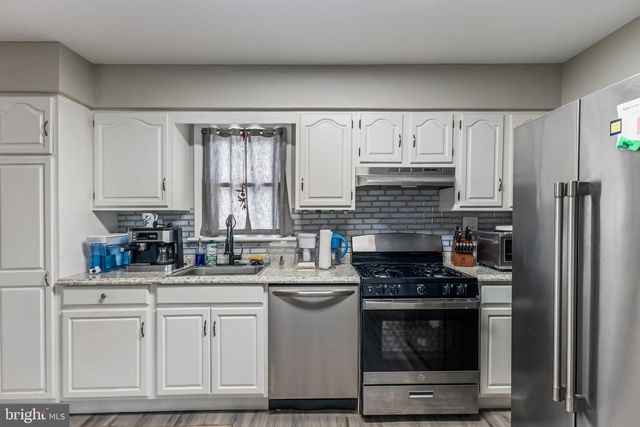 1 4TH AVE, West Deptford, NJ 08051
