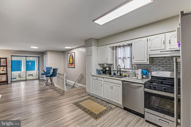 1 4TH AVE, West Deptford, NJ 08051