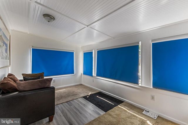 1 4TH AVE, West Deptford, NJ 08051