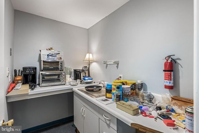 1 4TH AVE, West Deptford, NJ 08051