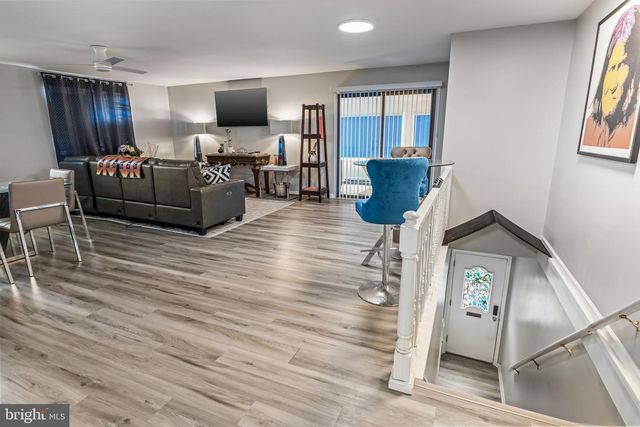1 4TH AVE, West Deptford, NJ 08051