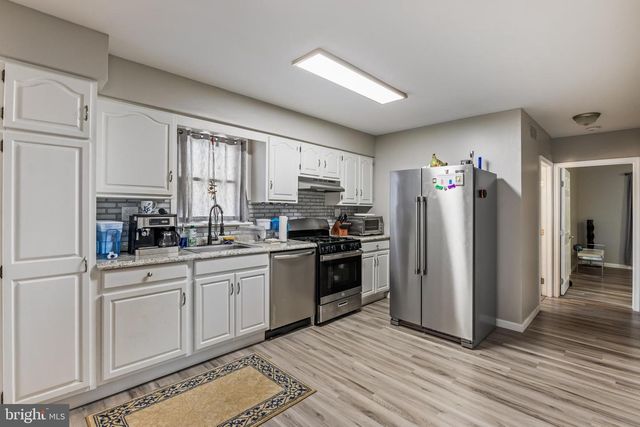 1 4TH AVE, West Deptford, NJ 08051