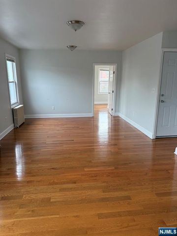 25 Pine Street 27B, Verona, NJ 07044