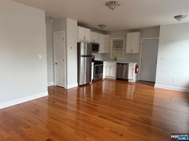 25 Pine Street 27B, Verona, NJ 07044