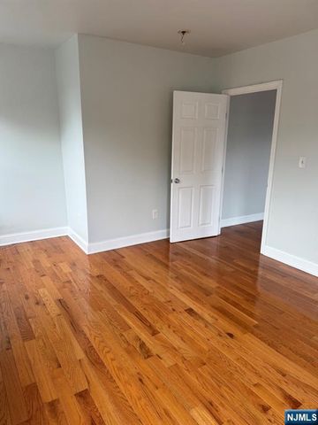 25 Pine Street 27B, Verona, NJ 07044