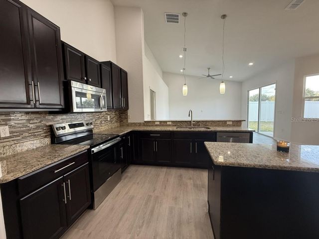 12371 NE 48TH CIRCLE, Oxford, FL 34484