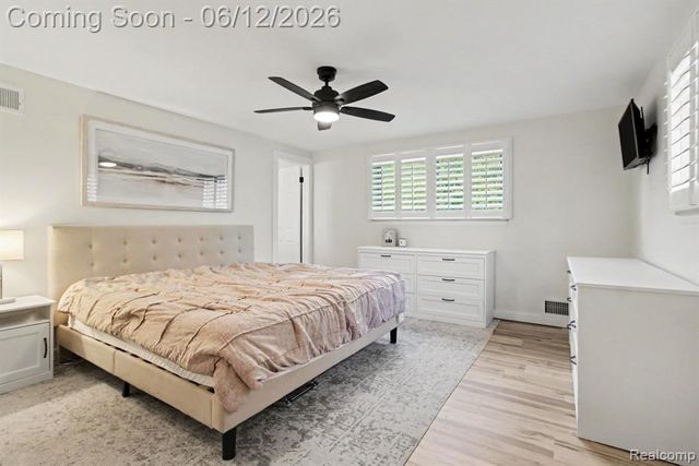 7235 Irongate Road, Canton, MI 48187