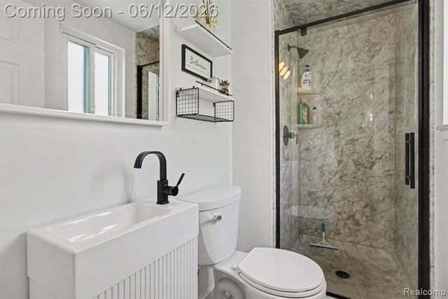 7235 Irongate Road, Canton, MI 48187