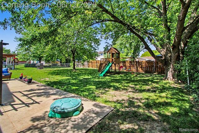 7235 Irongate Road, Canton, MI 48187
