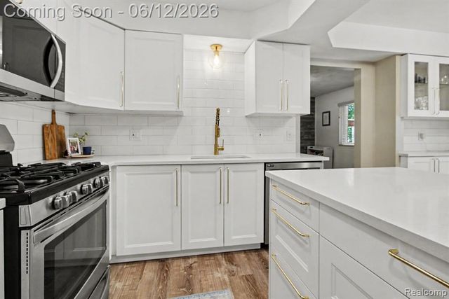7235 Irongate Road, Canton, MI 48187