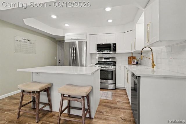 7235 Irongate Road, Canton, MI 48187