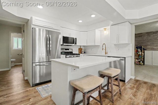 7235 Irongate Road, Canton, MI 48187