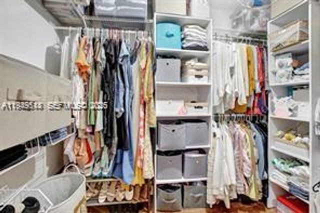 1532 Whitehall Dr 202, Davie, FL 33324