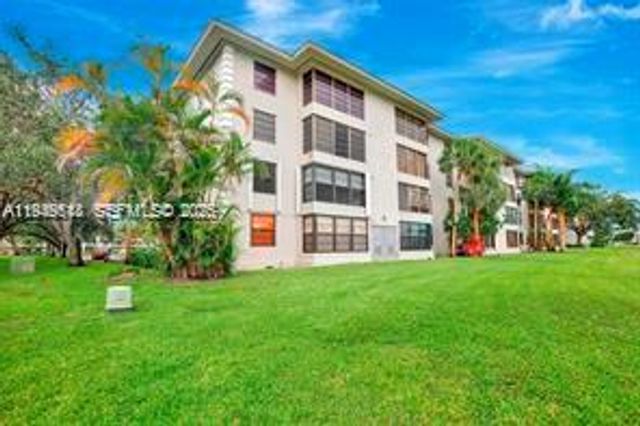 1532 Whitehall Dr 202, Davie, FL 33324
