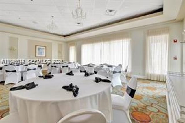 1532 Whitehall Dr 202, Davie, FL 33324