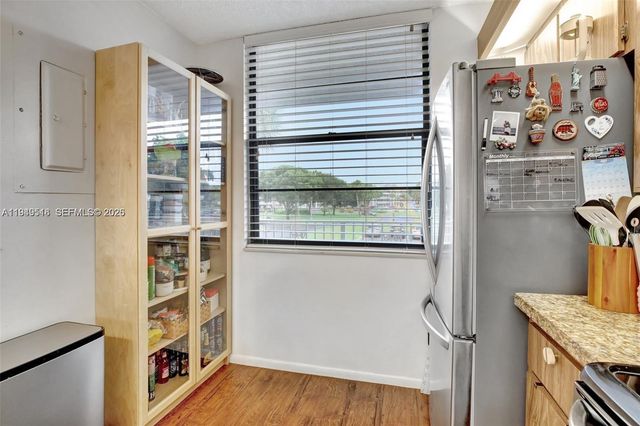 1532 Whitehall Dr 202, Davie, FL 33324