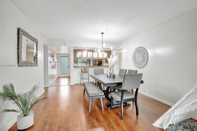 1532 Whitehall Dr 202, Davie, FL 33324