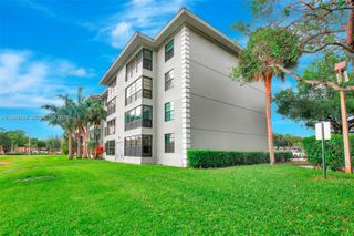 1532 Whitehall Dr 202, Davie, FL 33324