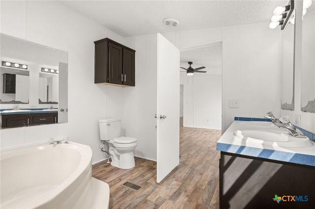 152 Hillside Drive, Troy, TX 76579