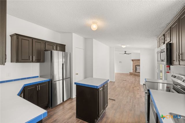 152 Hillside Drive, Troy, TX 76579