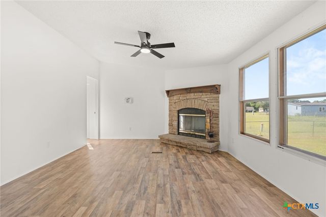 152 Hillside Drive, Troy, TX 76579