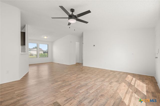 152 Hillside Drive, Troy, TX 76579
