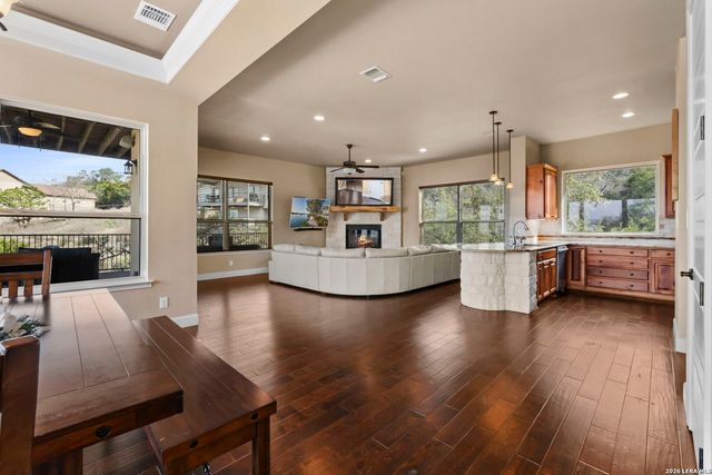 502 Cindy Dr, Canyon Lake, TX 78133