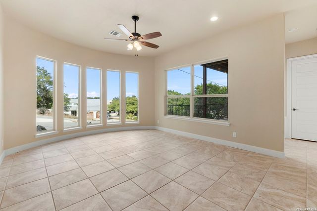 502 Cindy Dr, Canyon Lake, TX 78133