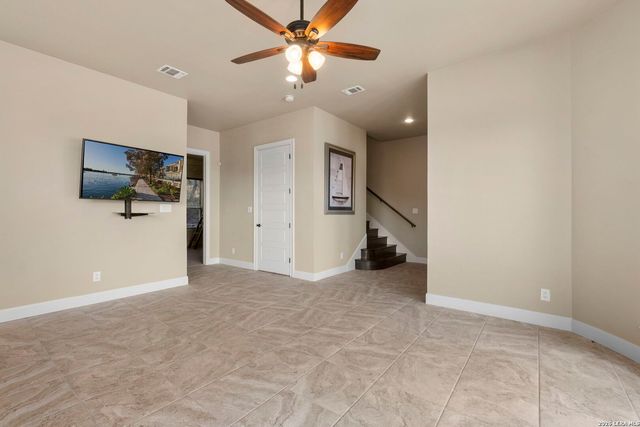 502 Cindy Dr, Canyon Lake, TX 78133