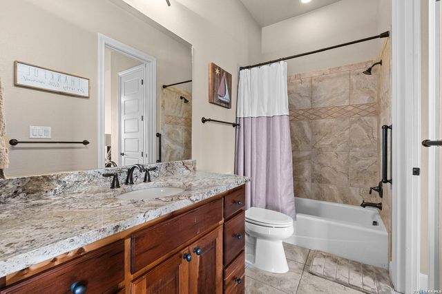 502 Cindy Dr, Canyon Lake, TX 78133