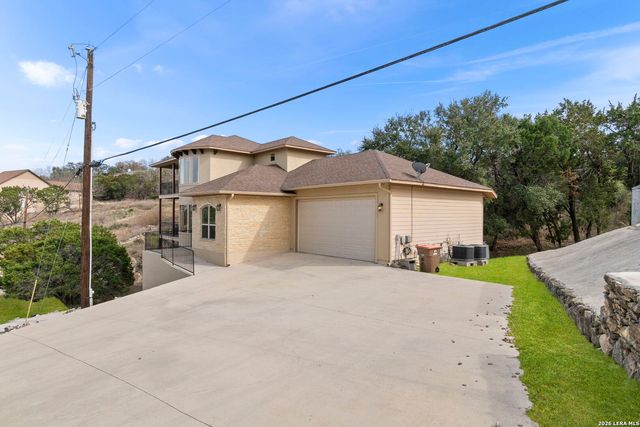 502 Cindy Dr, Canyon Lake, TX 78133