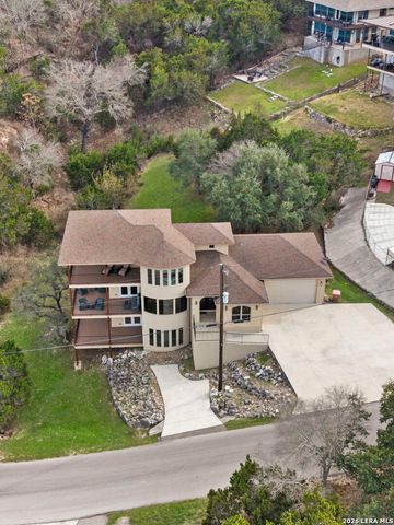 502 Cindy Dr, Canyon Lake, TX 78133