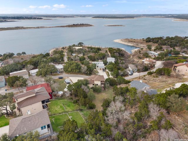 502 Cindy Dr, Canyon Lake, TX 78133