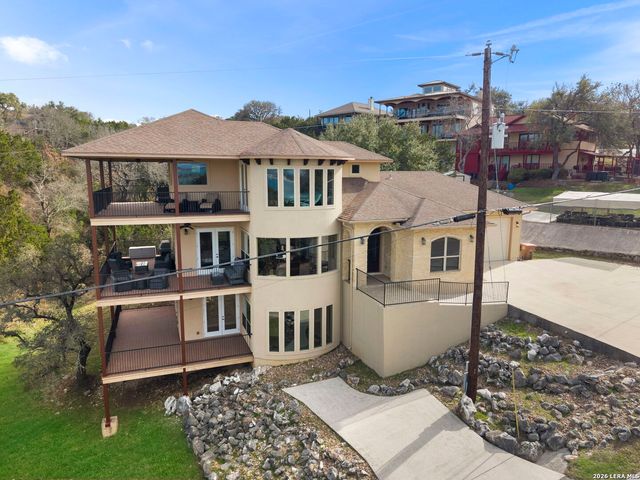 502 Cindy Dr, Canyon Lake, TX 78133