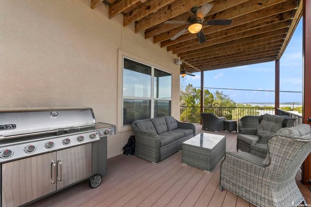 502 Cindy Dr, Canyon Lake, TX 78133