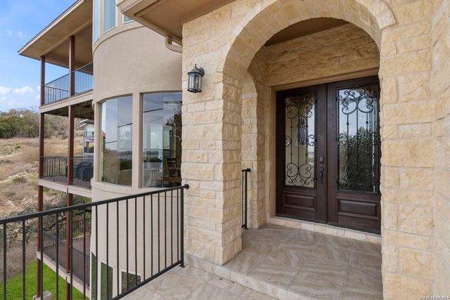 502 Cindy Dr, Canyon Lake, TX 78133