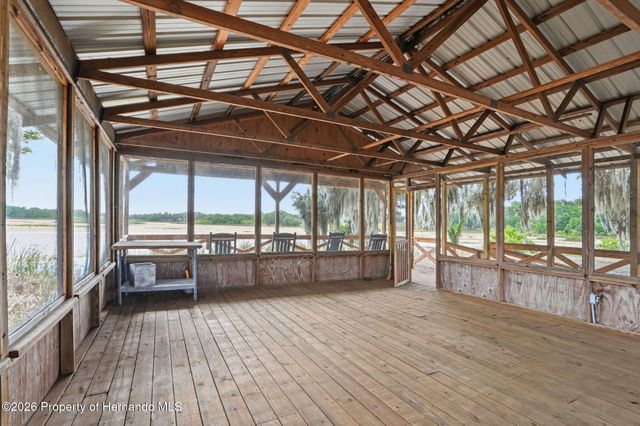 18610 Townsend House Road, Dade City, FL 33523
