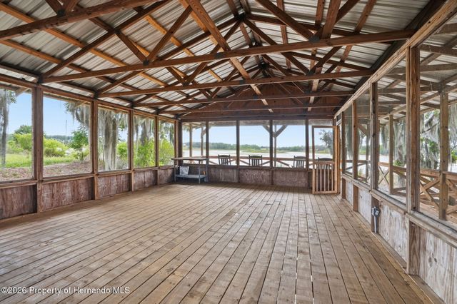 18610 Townsend House Road, Dade City, FL 33523