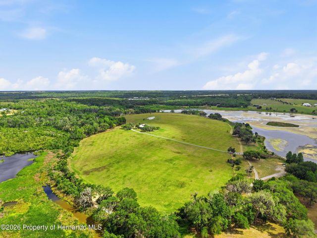 18610 Townsend House Road, Dade City, FL 33523