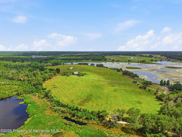18610 Townsend House Road, Dade City, FL 33523